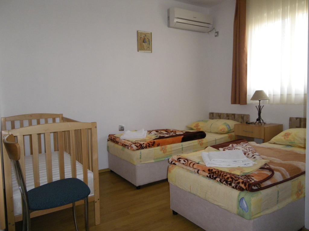 Hotel Quo Vadis Меджугорье Экстерьер фото