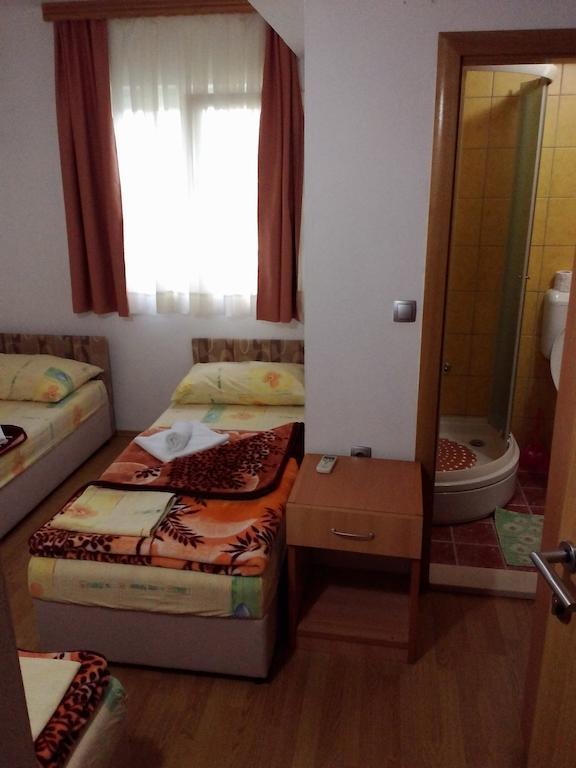 Hotel Quo Vadis Меджугорье Экстерьер фото