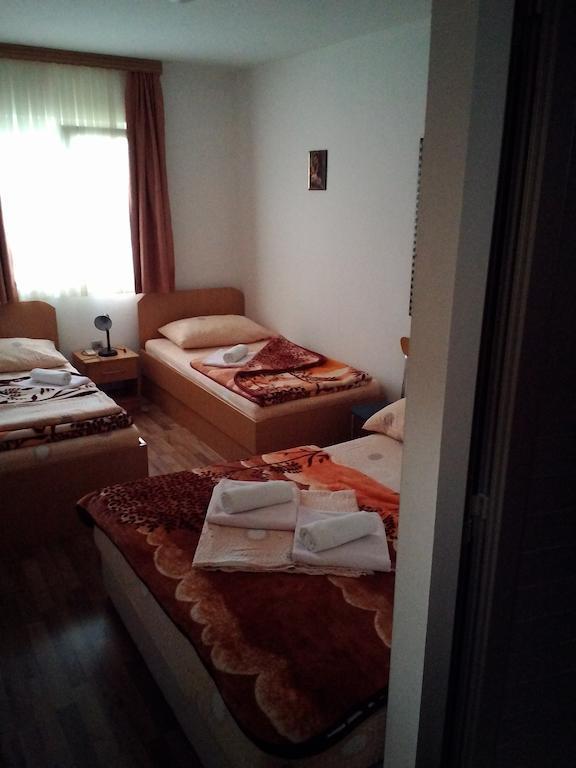 Hotel Quo Vadis Меджугорье Экстерьер фото